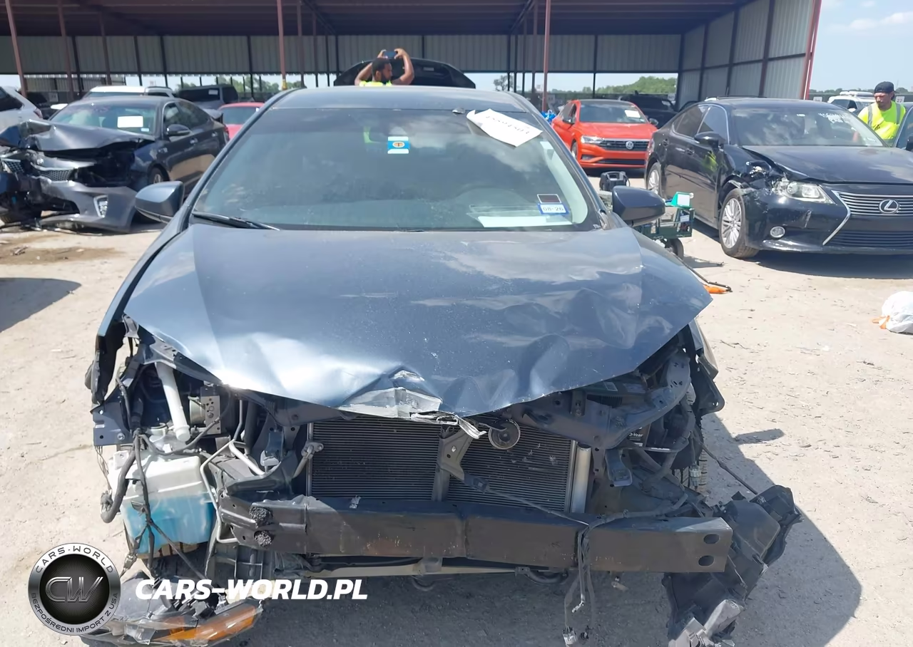 2017 Toyota Corolla Le VIN:5YFBURHE2HP580337 - 12