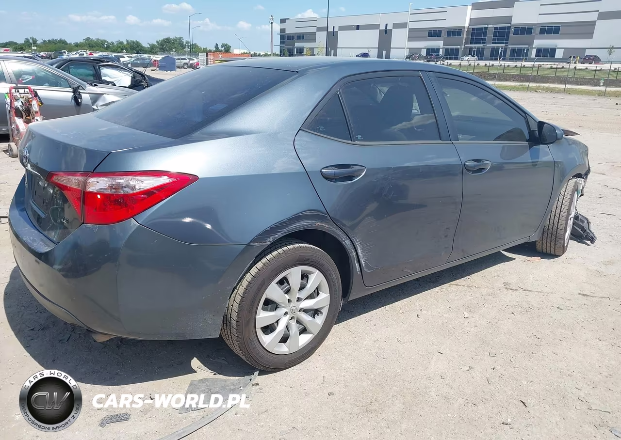 2017 Toyota Corolla Le VIN:5YFBURHE2HP580337 - 4