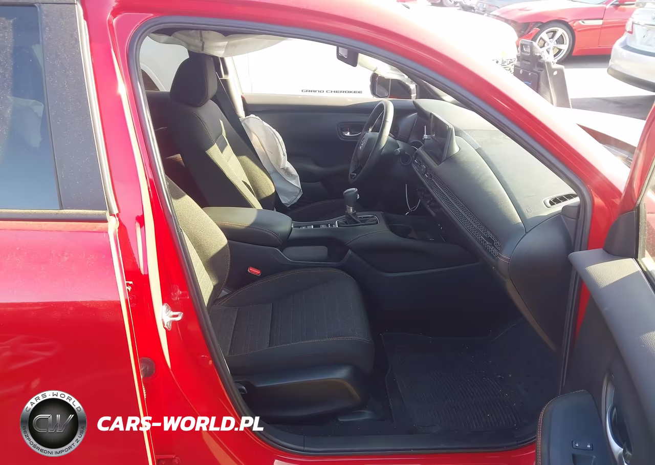 2026 Honda Hr-V 2Wd Sport VIN:3CZRZ1H5XTM700395 - 5