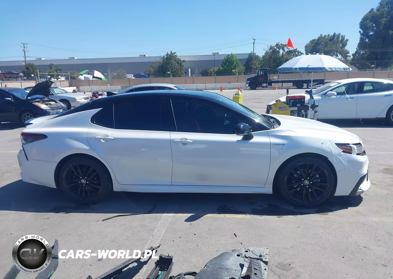 2021 Toyota Camry Xse Hybrid VIN:4T1K31AK3MU028262 - 14
