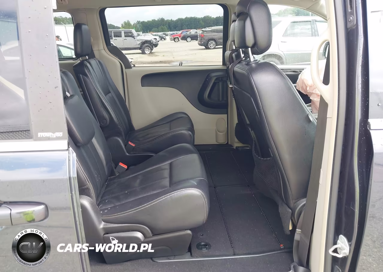2013 Chrysler Town & Country Touring VIN:2C4RC1BG0DR675325 - 8