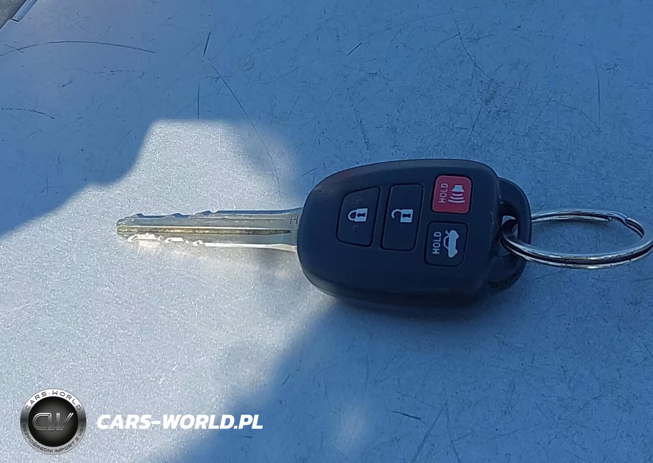 2017 Toyota Camry Le VIN:4T1BF1FK5HU734879 - 11