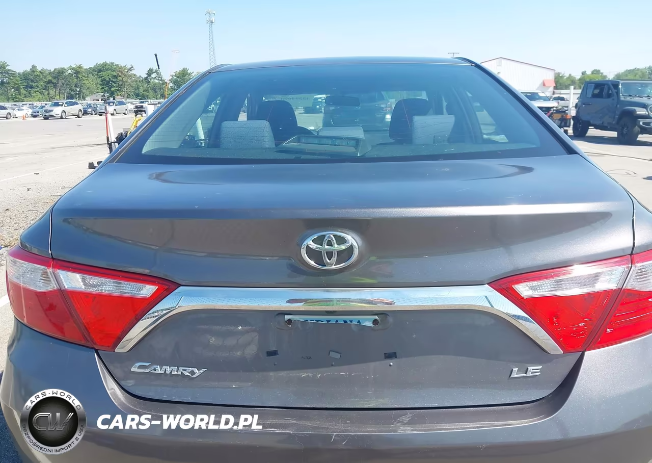 2017 Toyota Camry Le VIN:4T1BF1FK5HU734879 - 16