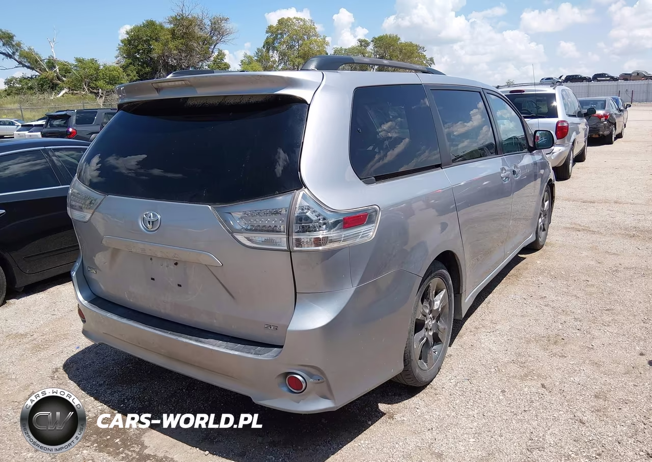 2011 Toyota Sienna Se VIN:5TDXK3DC0BS167473 - 4
