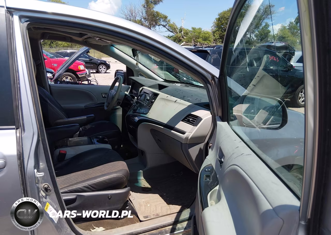 2011 Toyota Sienna Se VIN:5TDXK3DC0BS167473 - 5