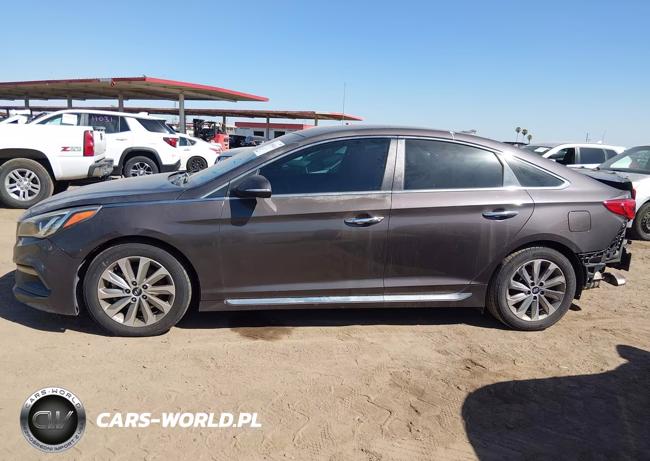 2016 Hyundai Sonata Sport VIN:5NPE34AF3GH425281 - 15