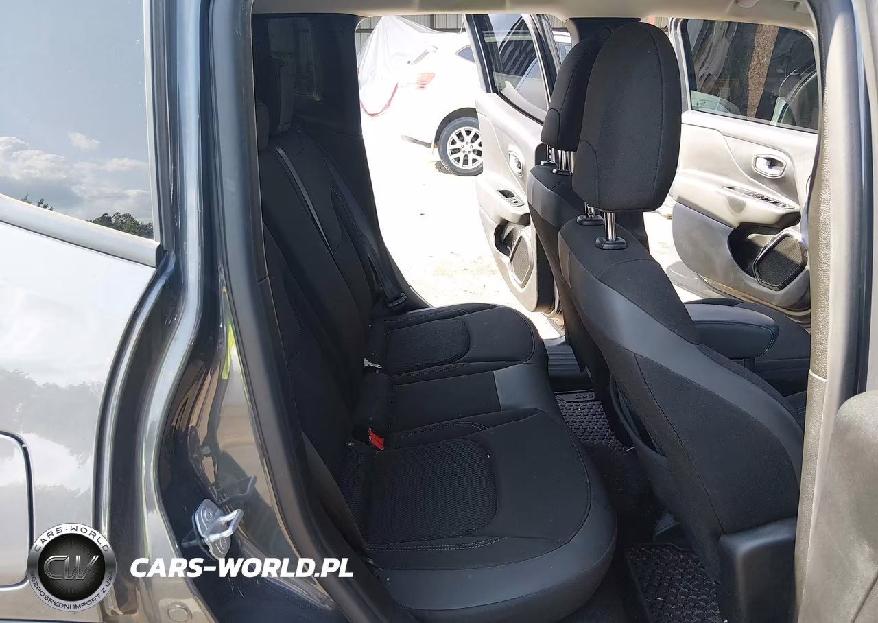 2023 Jeep Renegade Altitude 4X4 VIN:ZACNJDE17PPP27049 - 8