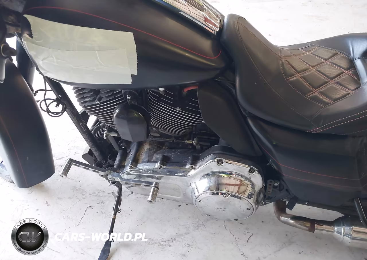 2015 Harley-Davidson Fltrxs Road Glide Special VIN:1HD1KTM11FB617082 - 9