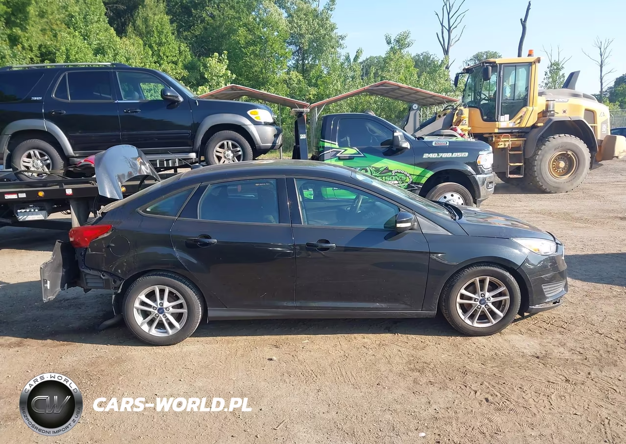2015 Ford Focus Se VIN:1FADP3F2XFL365094 - 13