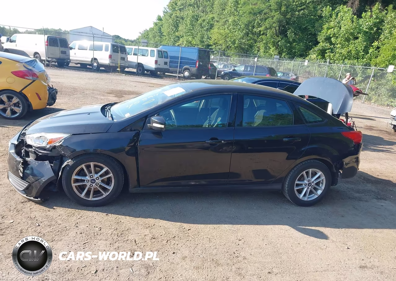 2015 Ford Focus Se VIN:1FADP3F2XFL365094 - 14