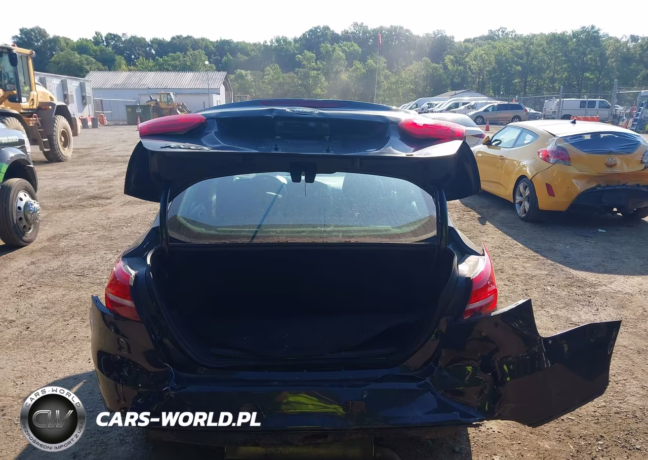 2015 Ford Focus Se VIN:1FADP3F2XFL365094 - 16