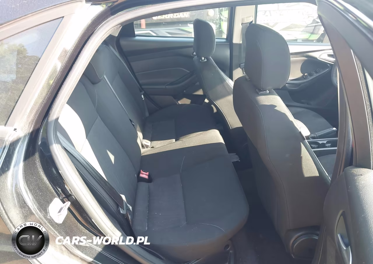 2015 Ford Focus Se VIN:1FADP3F2XFL365094 - 8
