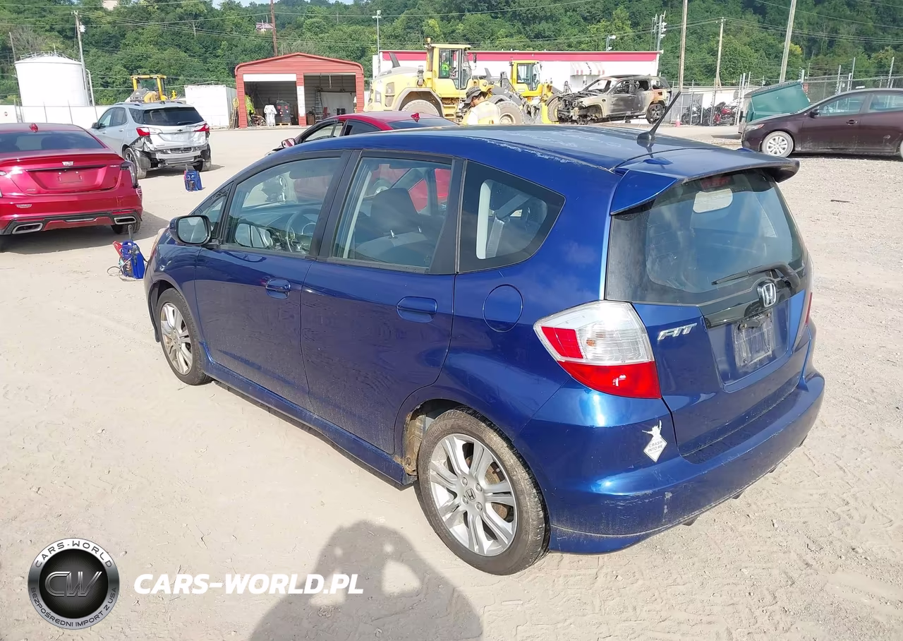 2010 Honda Fit Sport VIN:JHMGE8H40AS028293 - 3