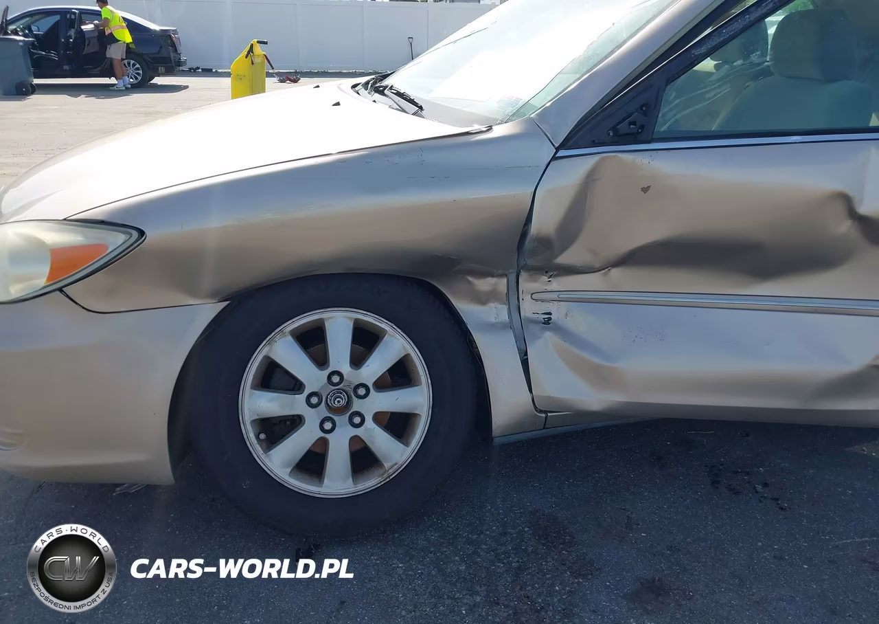 2002 Toyota Camry Xle VIN:4T1BE32K72U524649 - 6
