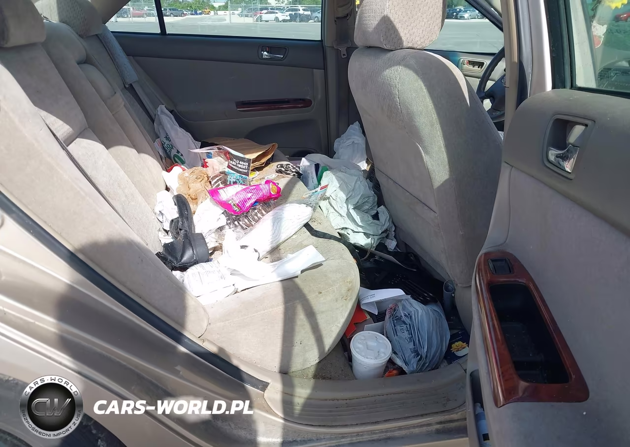 2002 Toyota Camry Xle VIN:4T1BE32K72U524649 - 8