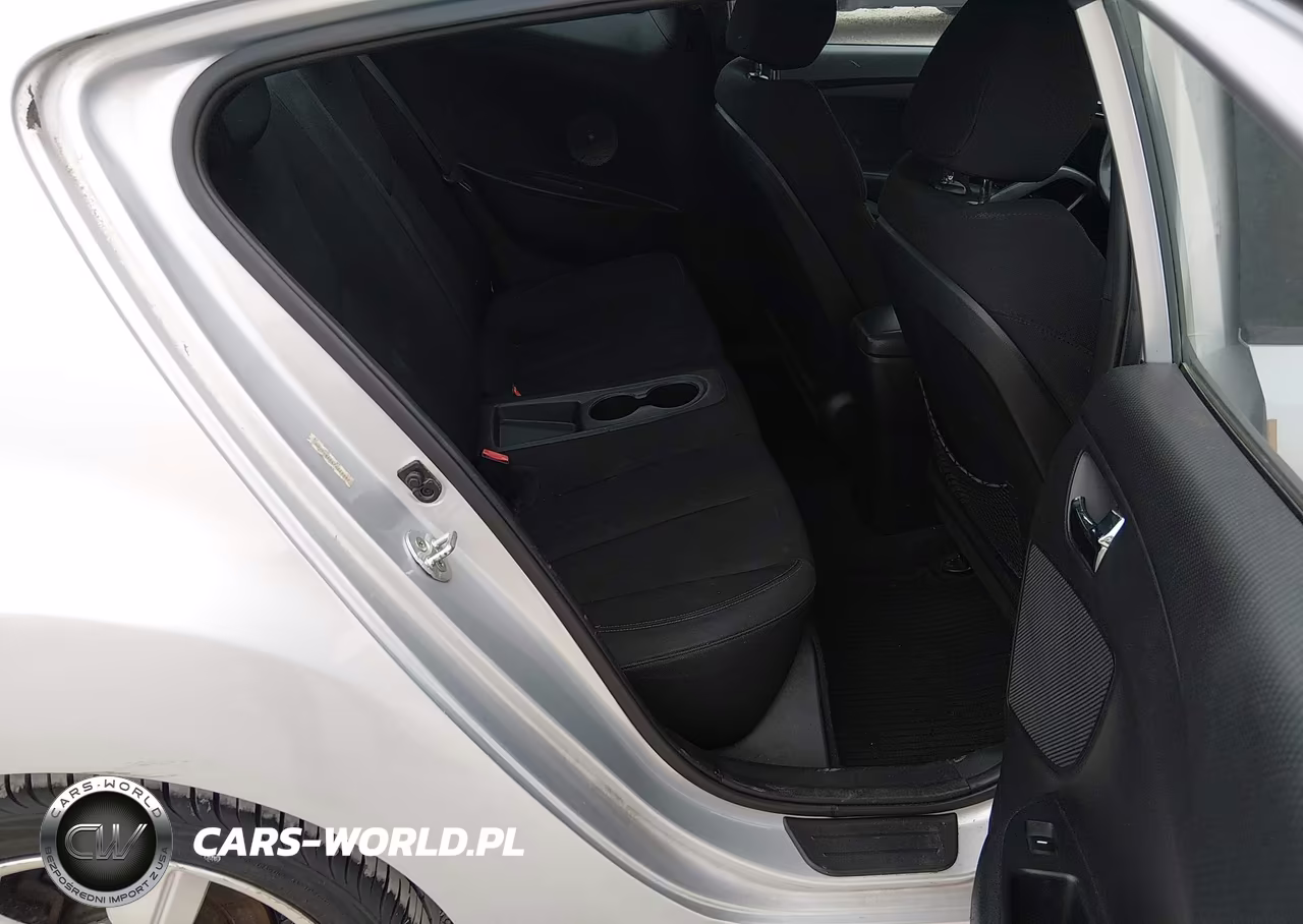 2015 Hyundai Veloster VIN:KMHTC6AD4FU242957 - 8