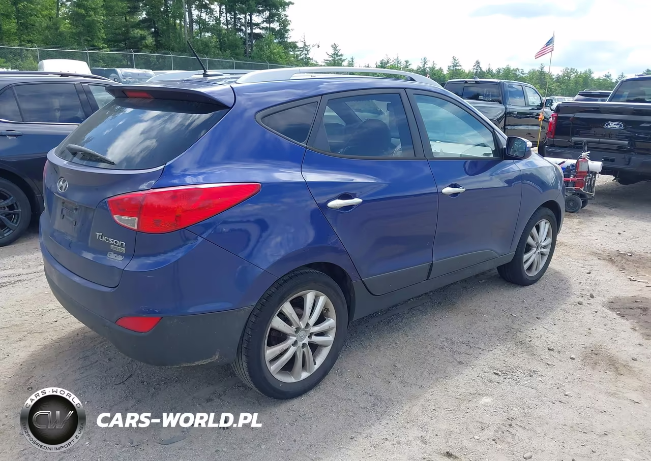 2010 Hyundai Tucson Limited VIN:KM8JU3AC1AU080904 - 4