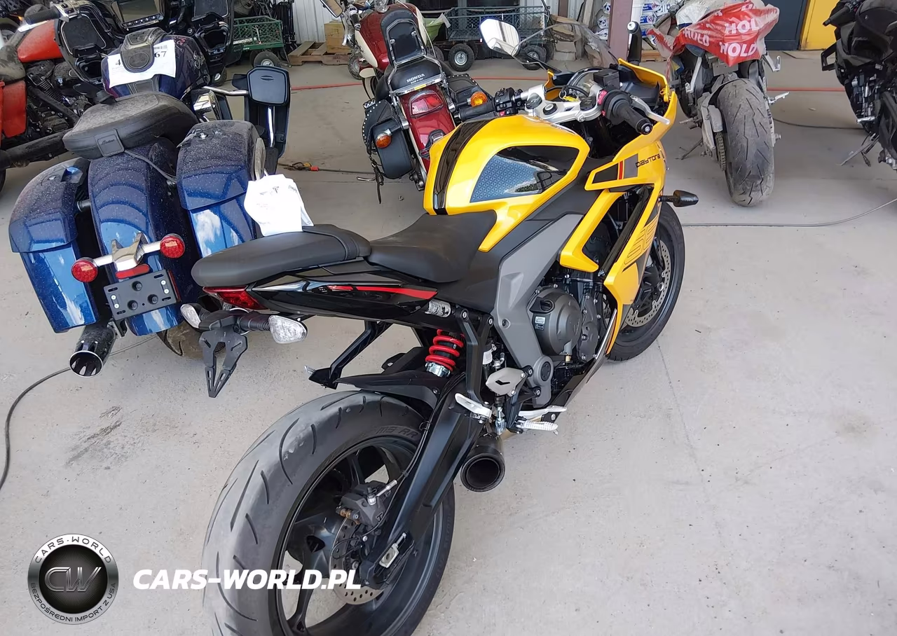 2026 Triumph Motorcycle Daytona 660 VIN:SMTL23UF6TTCP0302 - 4