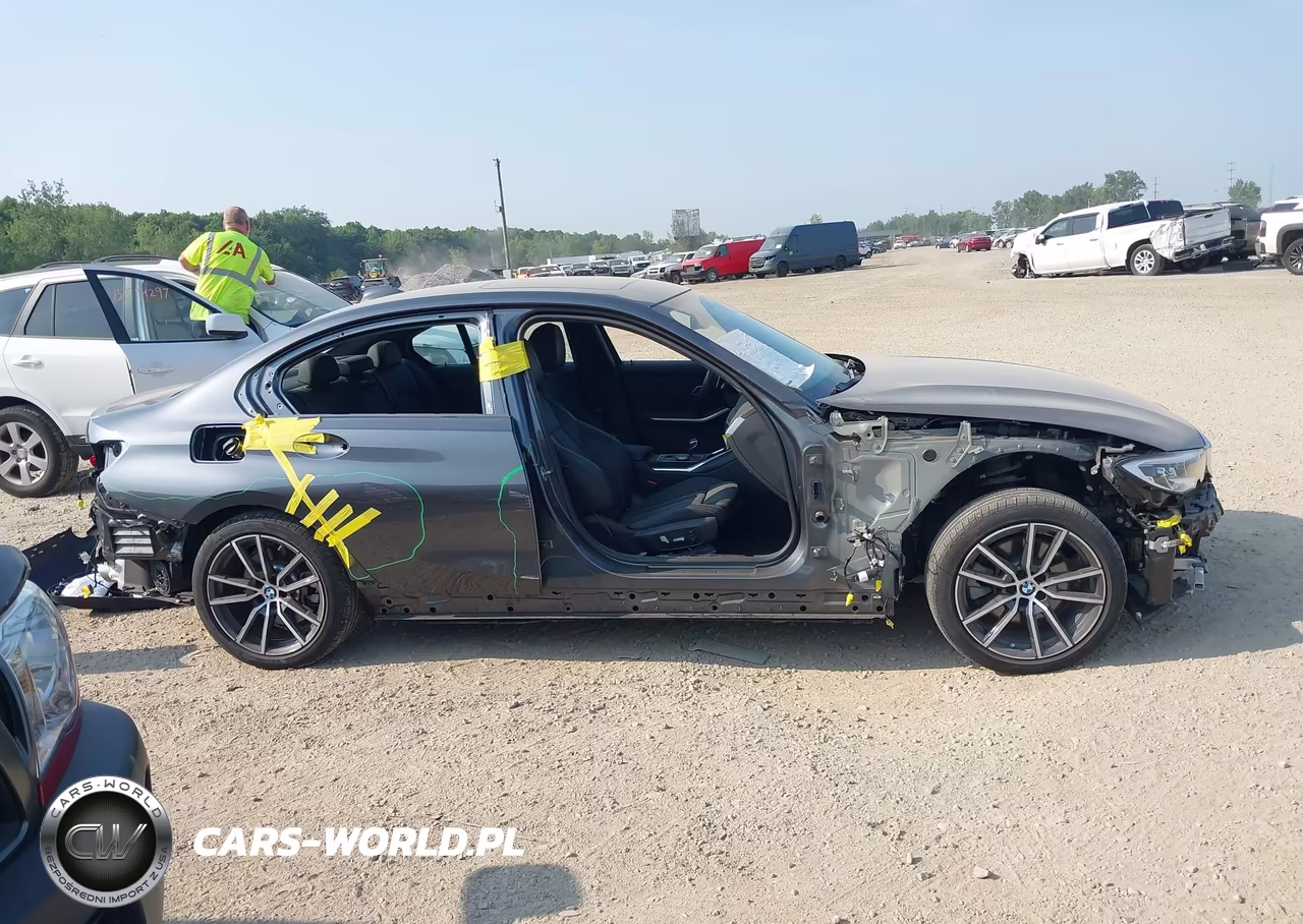 2019 BMW 330I xDrive VIN:3MW5R7J50K8B00409 - 14