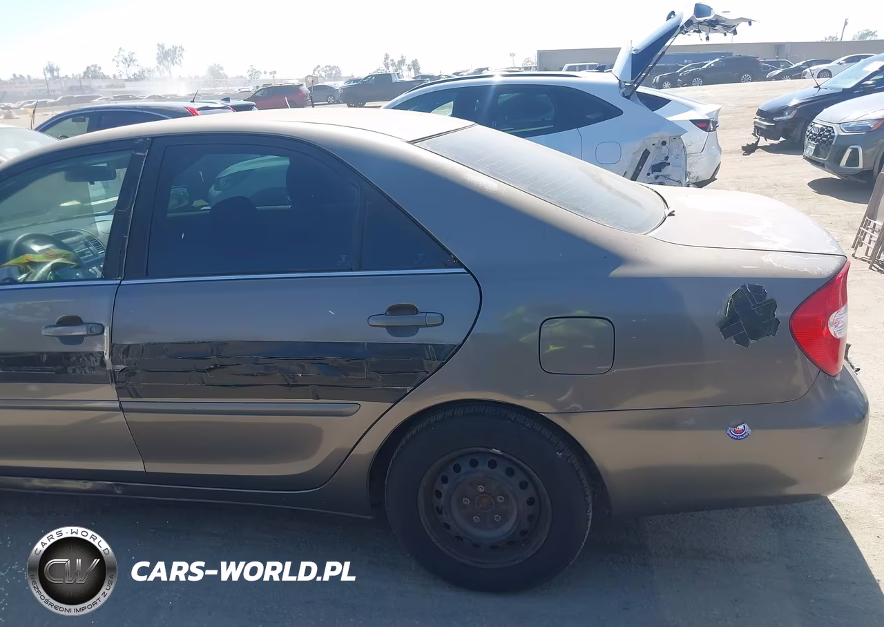 2003 Toyota Camry Le VIN:4T1BE32K93U775142 - 13
