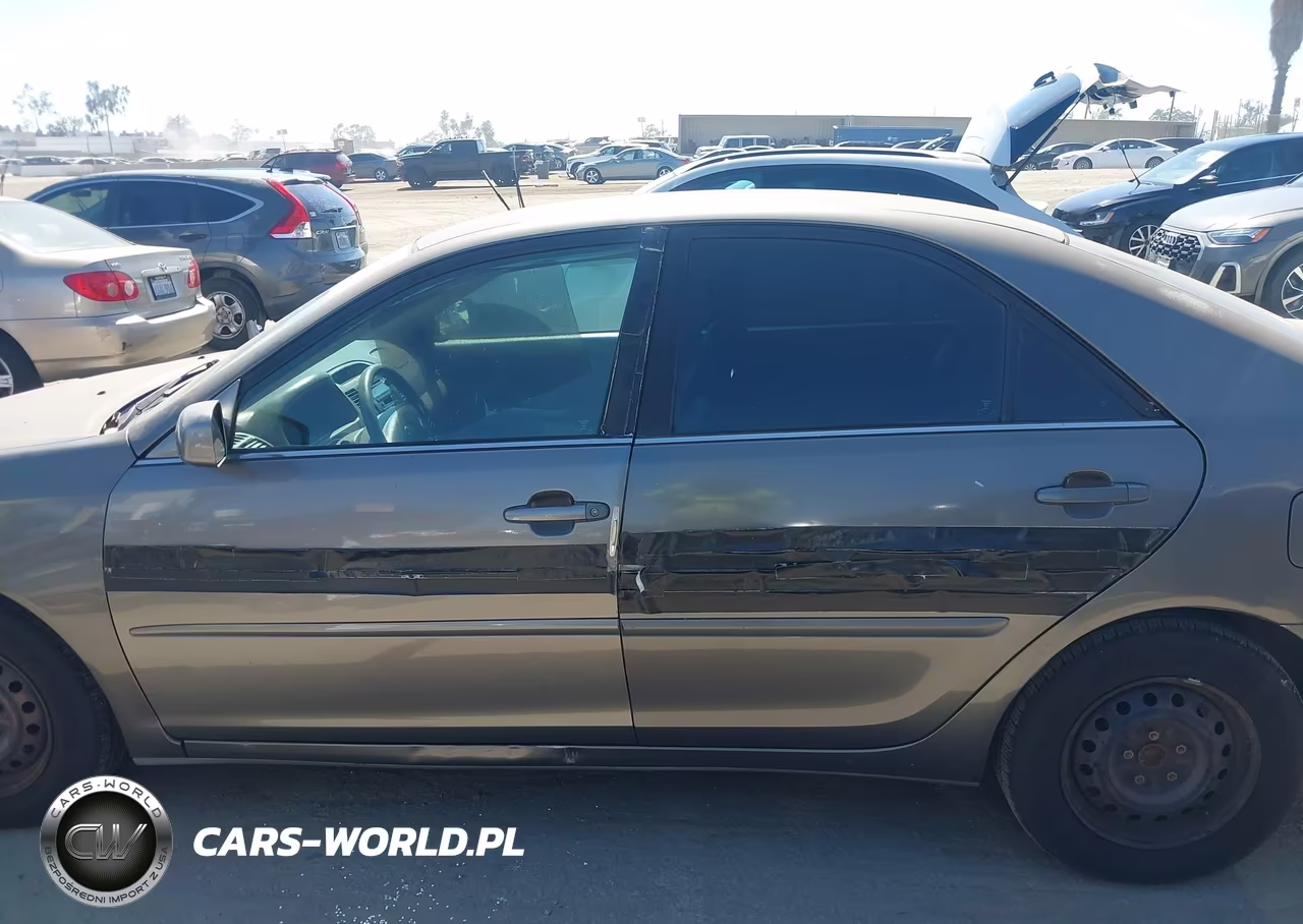 2003 Toyota Camry Le VIN:4T1BE32K93U775142 - 14