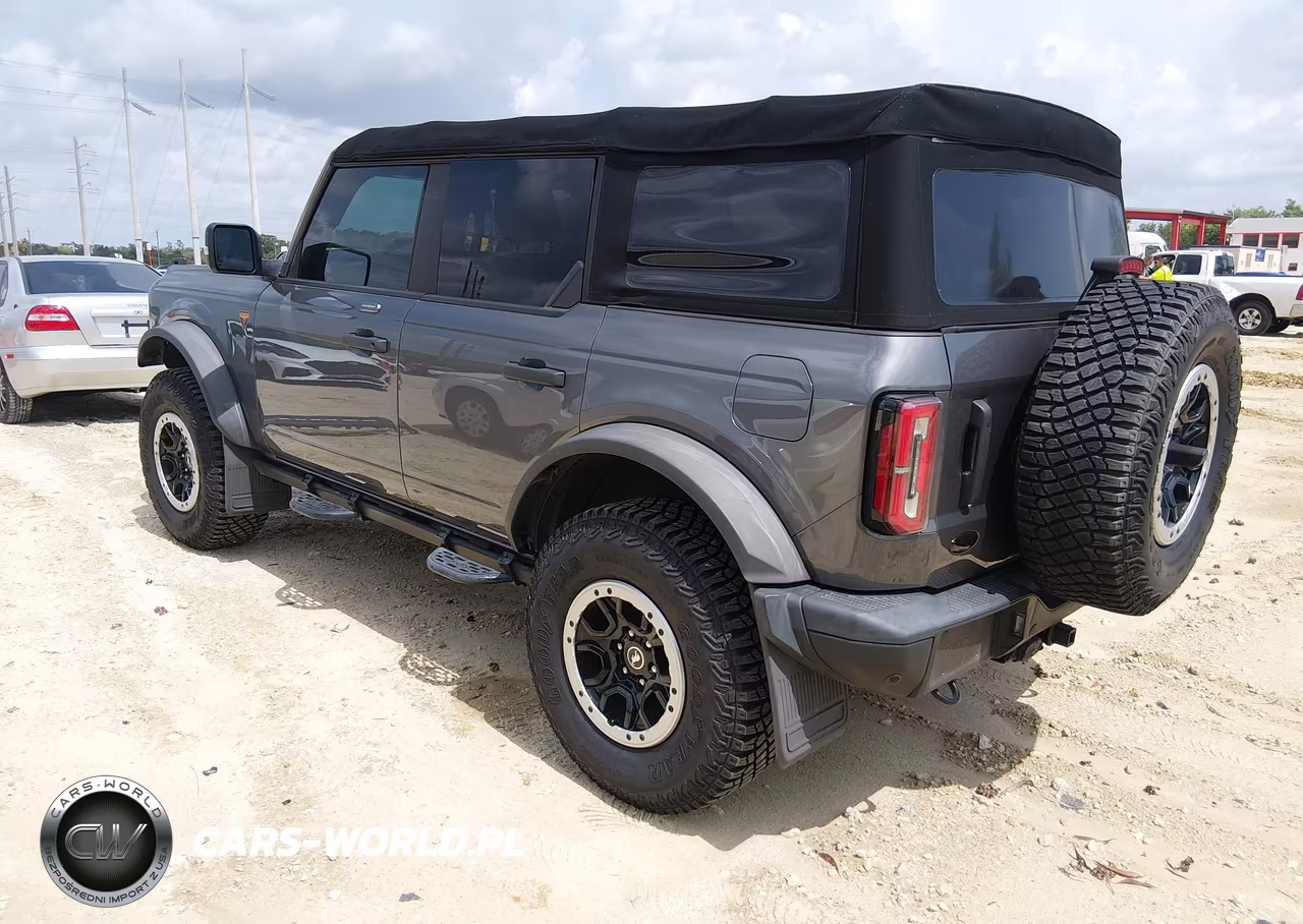 2022 Ford Bronco Badlands VIN:1FMEE5DP9NLB56695 - 3