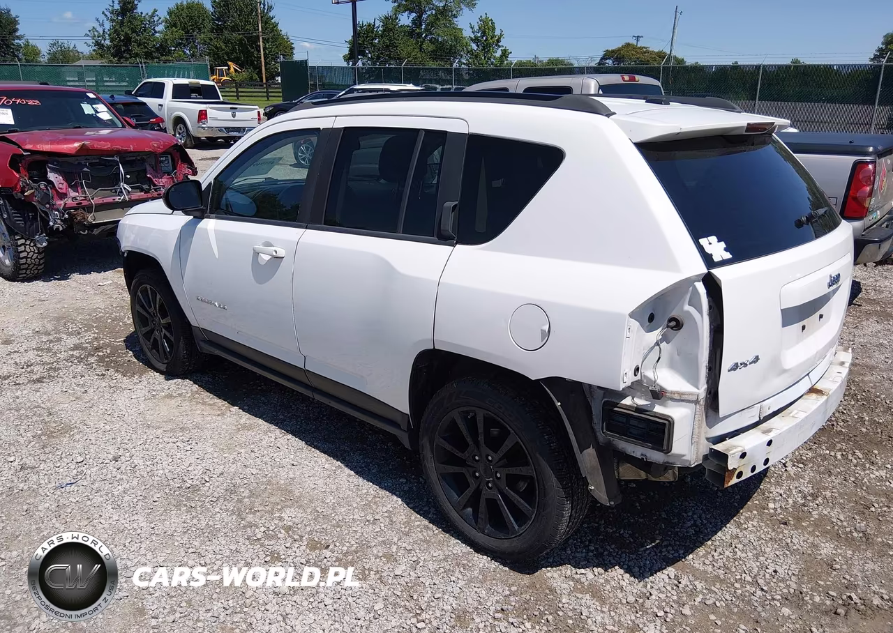 2012 Jeep Compass Latitude VIN:1C4NJDEB4CD689719 - 3
