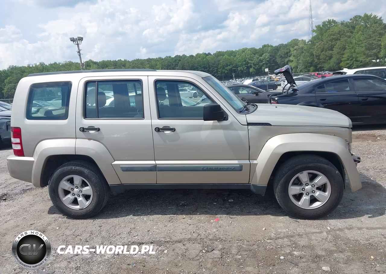 2010 Jeep Liberty Sport VIN:1J4PP2GK2AW133946 - 14