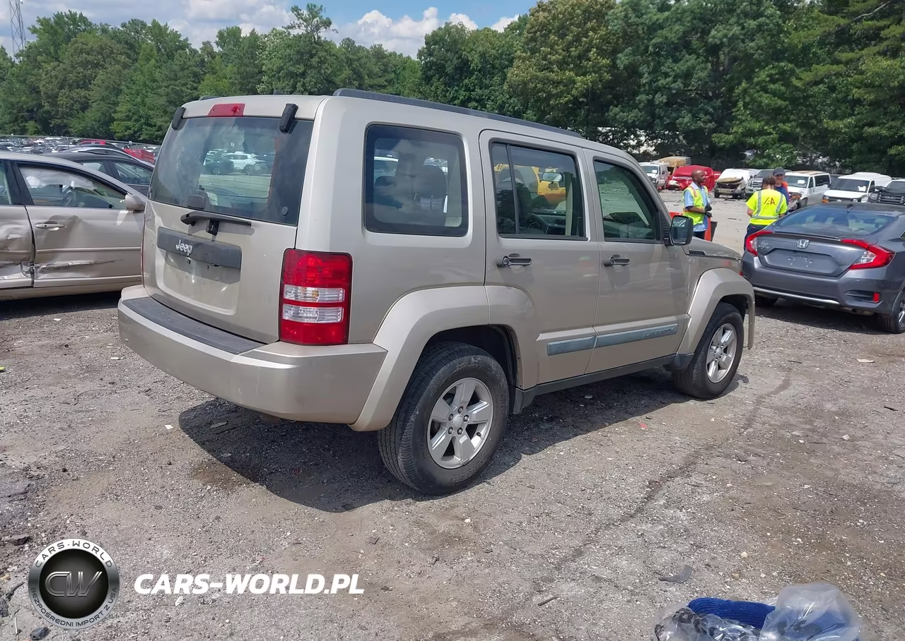 2010 Jeep Liberty Sport VIN:1J4PP2GK2AW133946 - 4