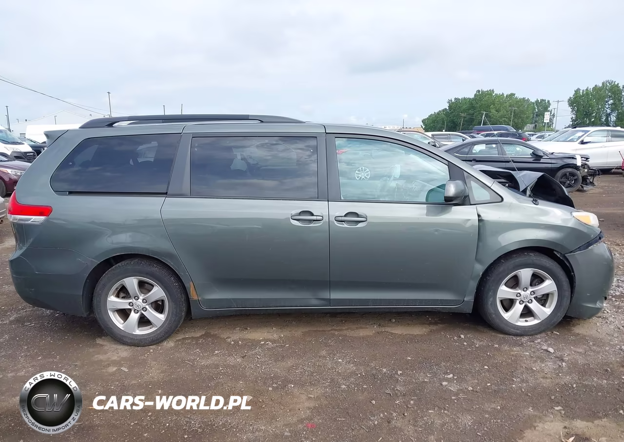 2013 Toyota Sienna Le V6 8 Passenger VIN:5TDKK3DC1DS372653 - 14