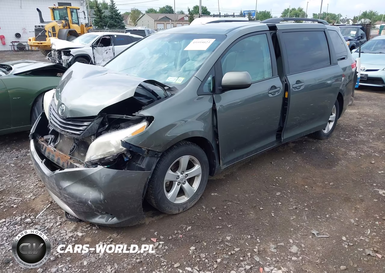 2013 Toyota Sienna Le V6 8 Passenger VIN:5TDKK3DC1DS372653 - 2
