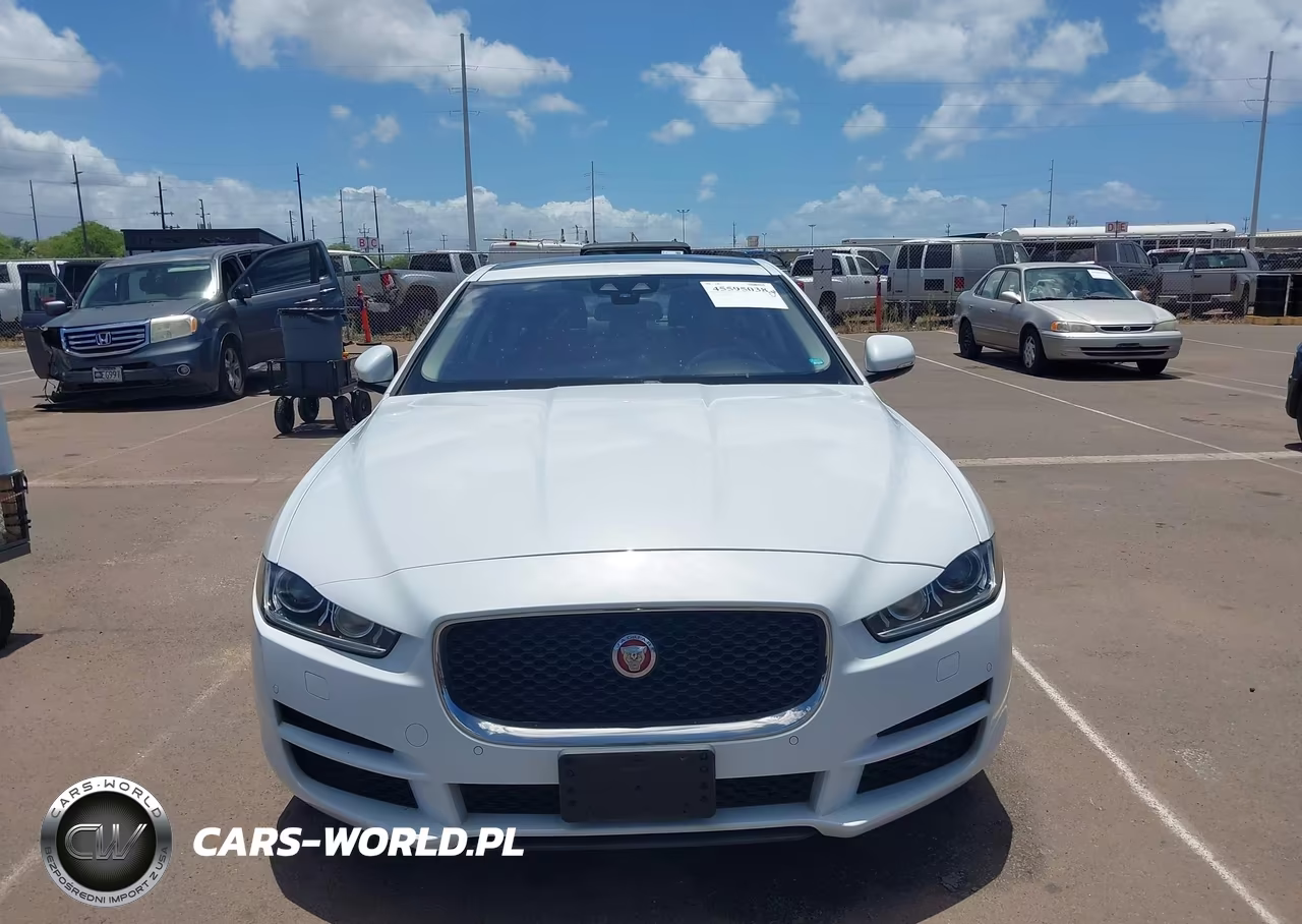 2017 Jaguar Xe 35T Premium VIN:SAJAJ4BV0HA963750 - 6