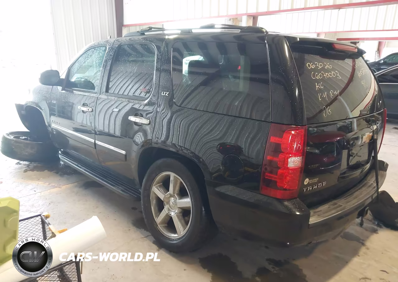 2013 Chevrolet Tahoe Ltz VIN:1GNSKCE03DR344928 - 3