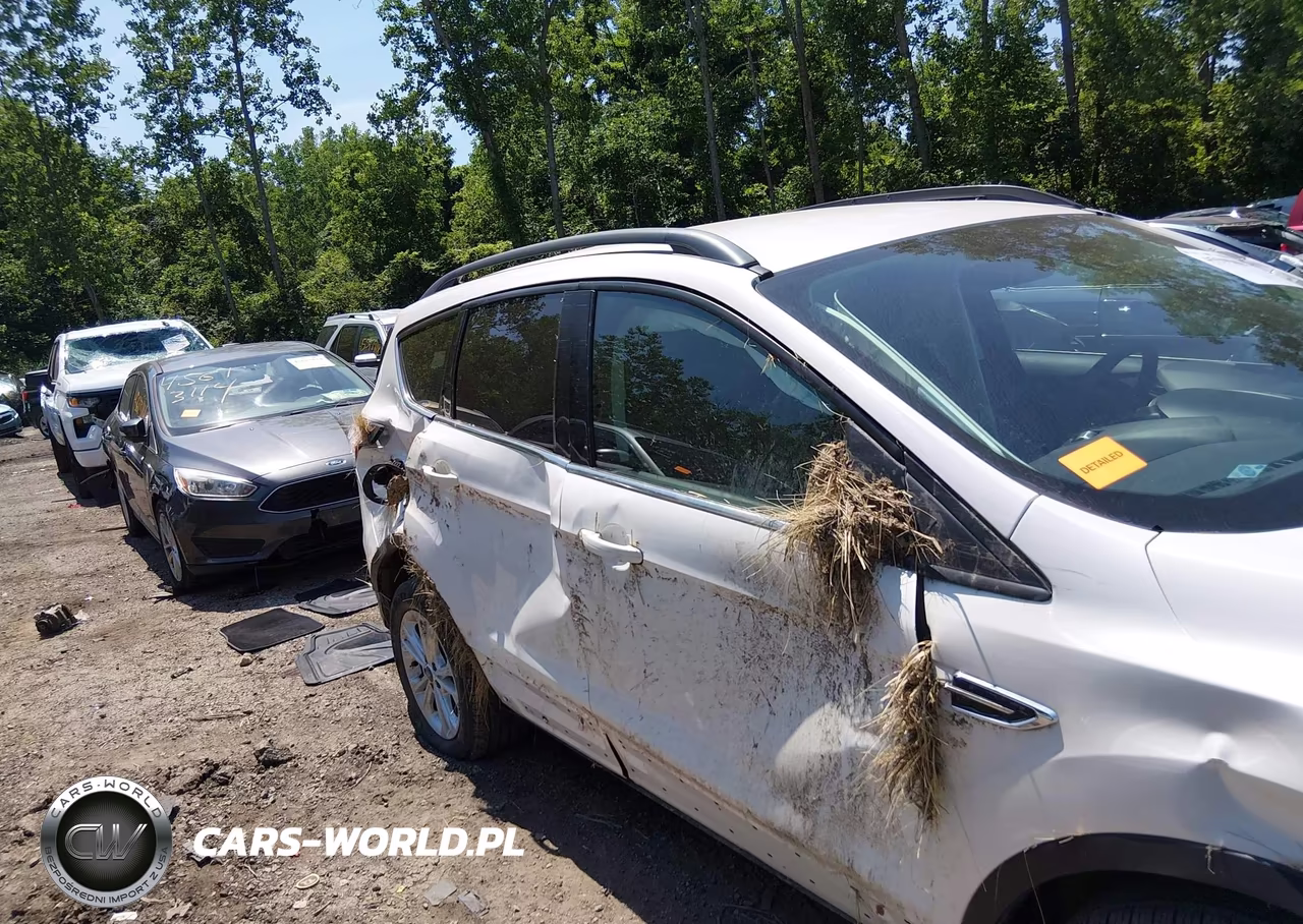 2018 Ford Escape Se VIN:1FMCU0GD3JUA81236 - 13