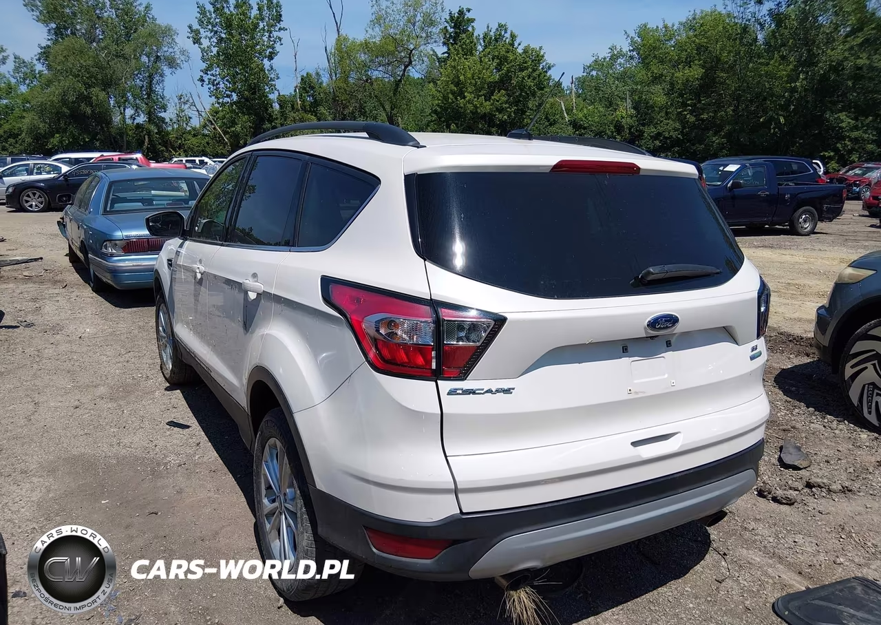 2018 Ford Escape Se VIN:1FMCU0GD3JUA81236 - 3