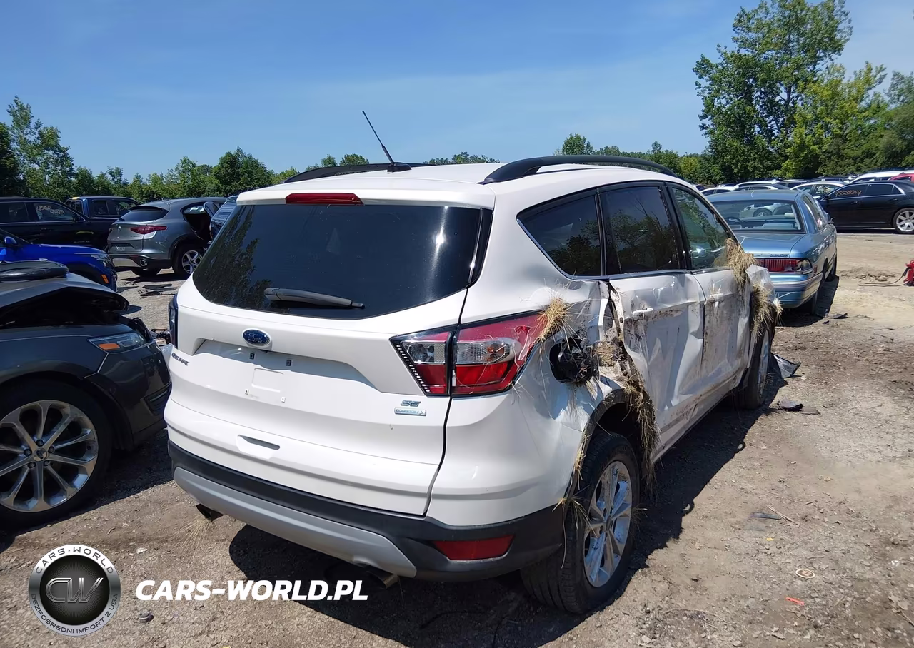 2018 Ford Escape Se VIN:1FMCU0GD3JUA81236 - 4