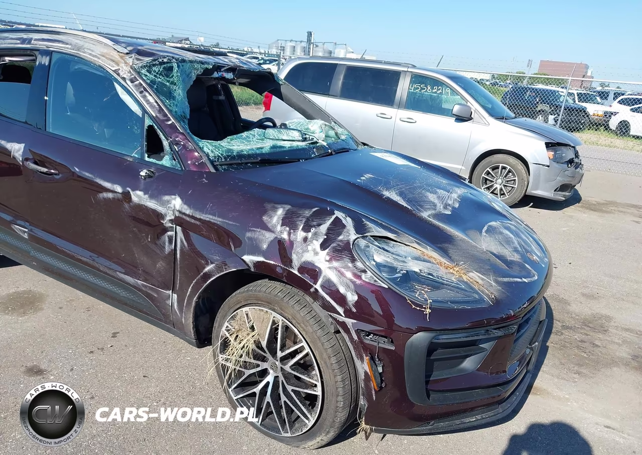 2024 Porsche Macan T VIN:WP1AA2A53RLB19016 - 6