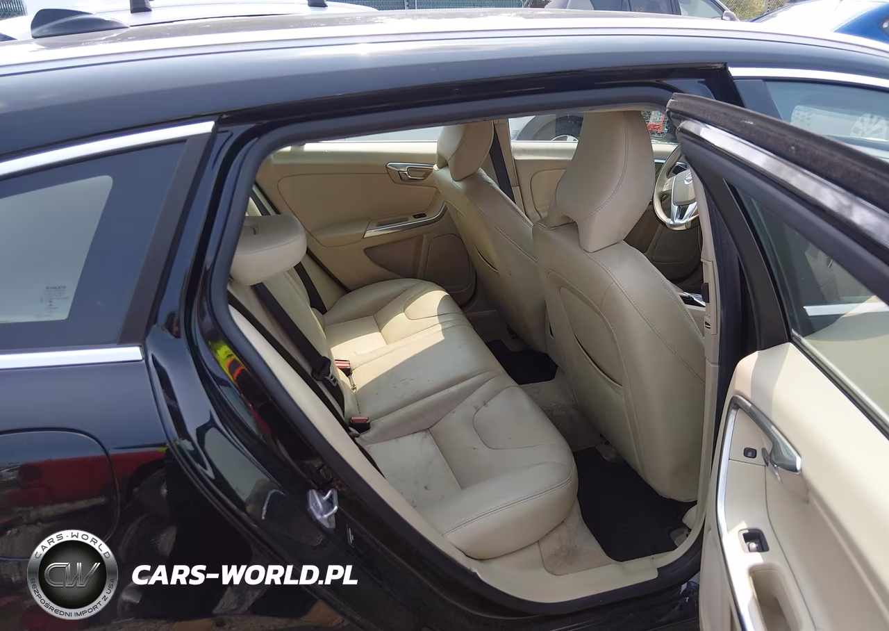 2016 Volvo V60 T5 Drive-E Premier VIN:YV140MEK9G1292930 - 8