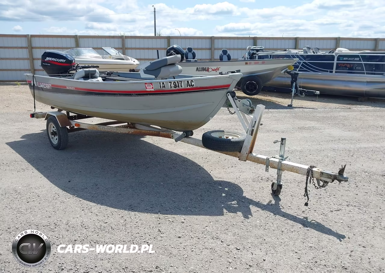 1992 Alumacraft Backtroller Boat