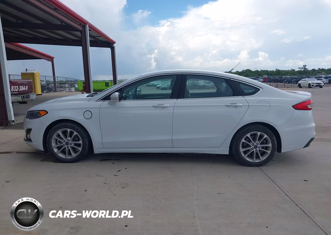 2020 Ford Fusion Plug-In Hybrid Titanium VIN:3FA6P0SU4LR245075 - 14