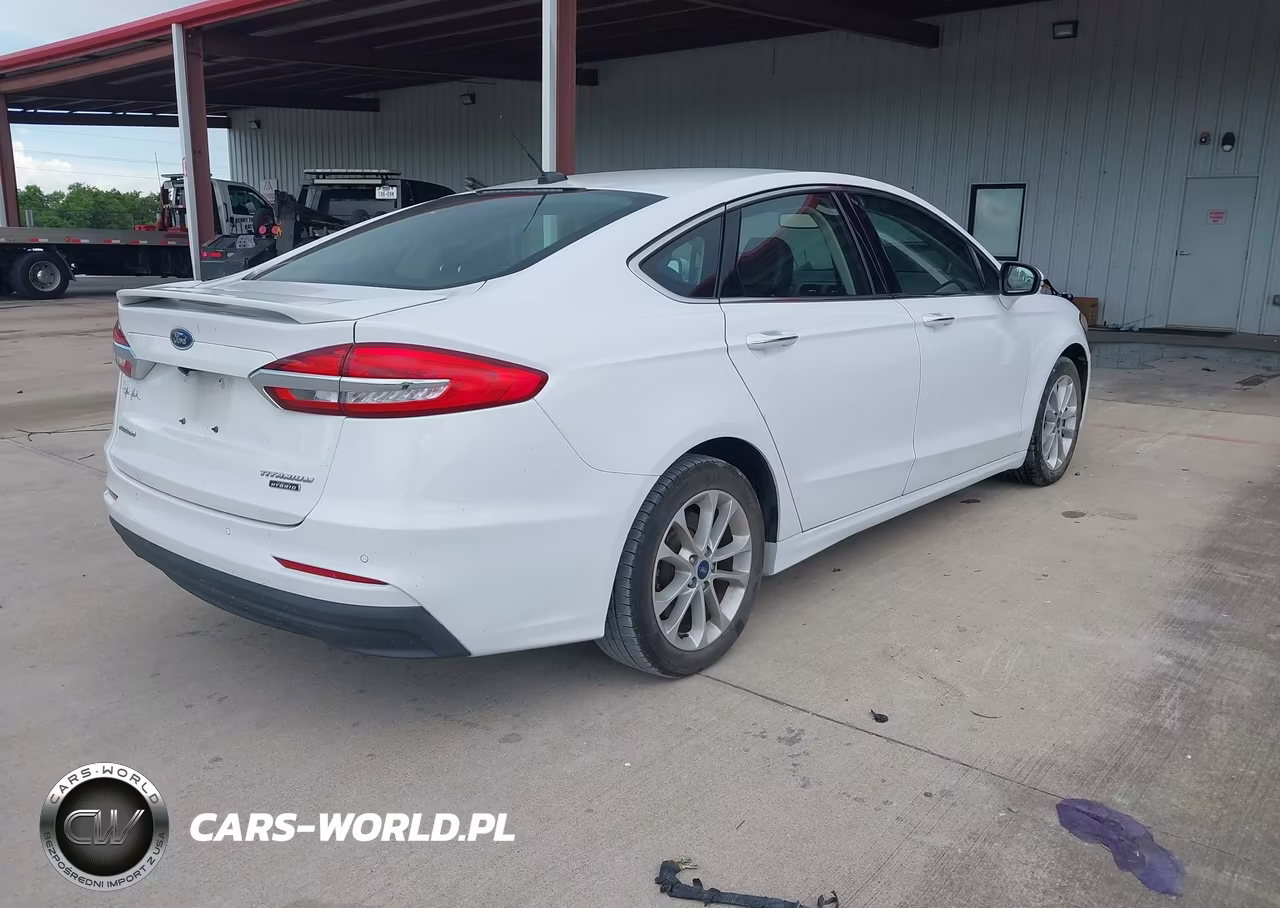 2020 Ford Fusion Plug-In Hybrid Titanium VIN:3FA6P0SU4LR245075 - 4