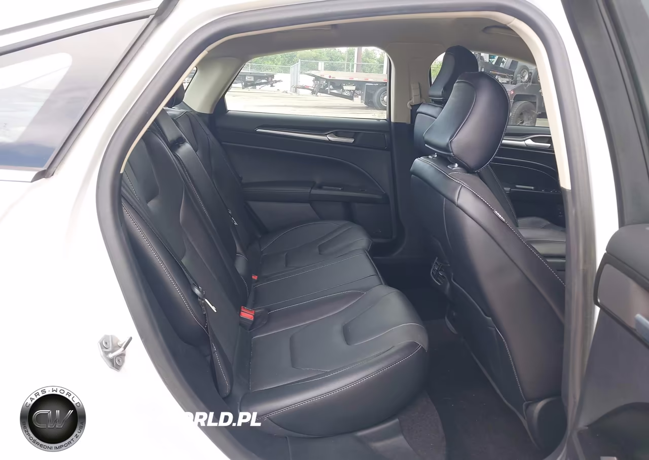 2020 Ford Fusion Plug-In Hybrid Titanium VIN:3FA6P0SU4LR245075 - 8