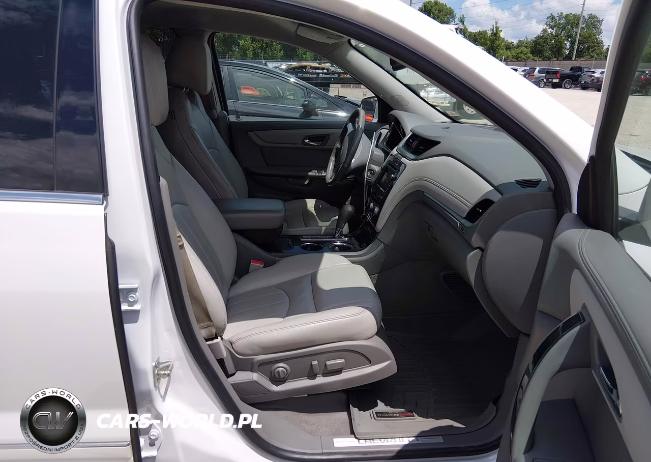 2017 Chevrolet Traverse Premier VIN:1GNKRJKD3HJ160925 - 5