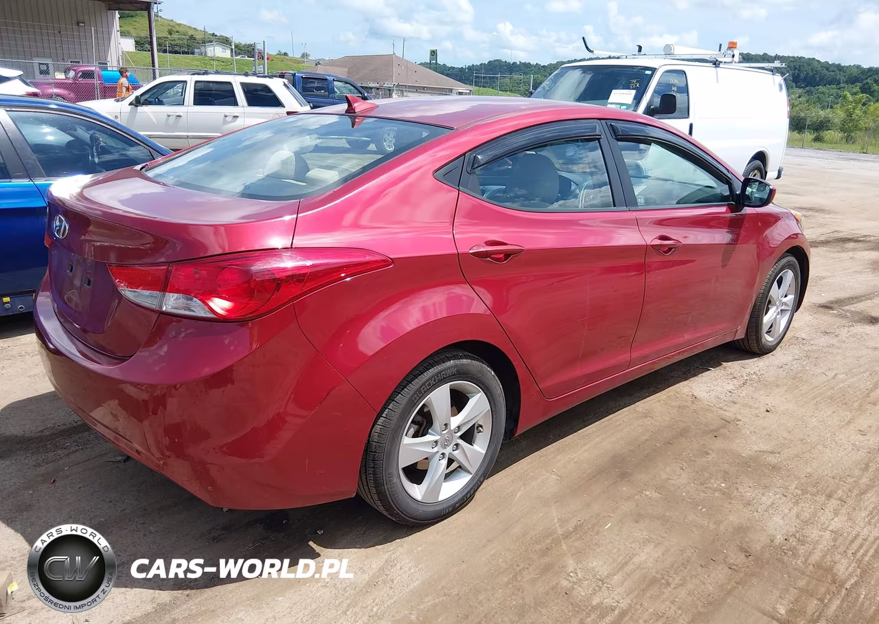 2013 Hyundai Elantra Gls VIN:5NPDH4AE4DH265699 - 4