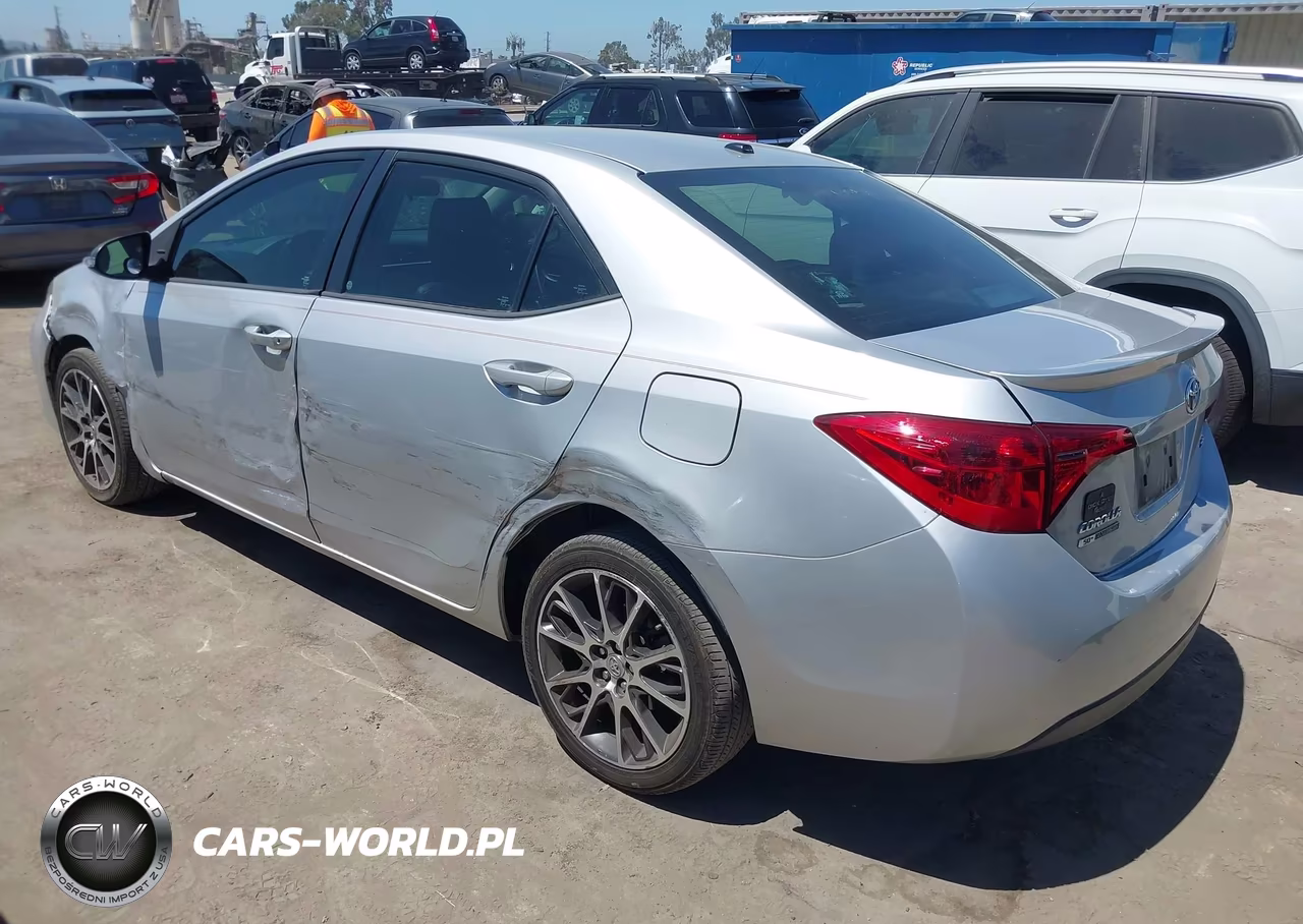 2017 Toyota Corolla Se Special Edition VIN:5YFBURHE7HP620461 - 3