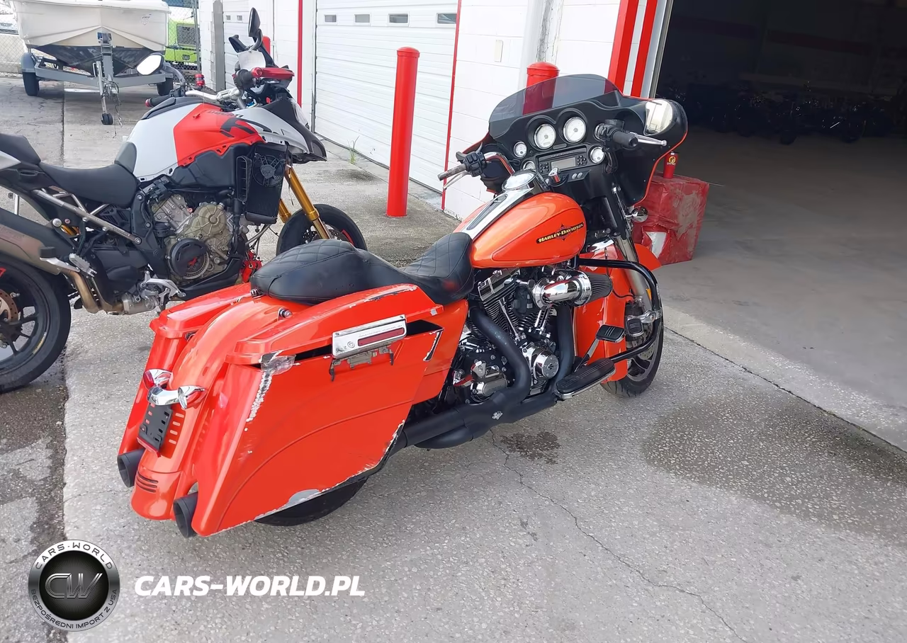 2012 Harley-Davidson Flhx Street Glide VIN:1HD1KBM15CB641729 - 4