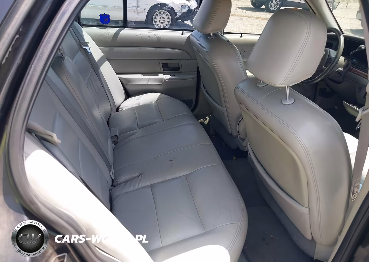 2003 Ford Crown Victoria Lx VIN:2FAFP74W73X153757 - 8