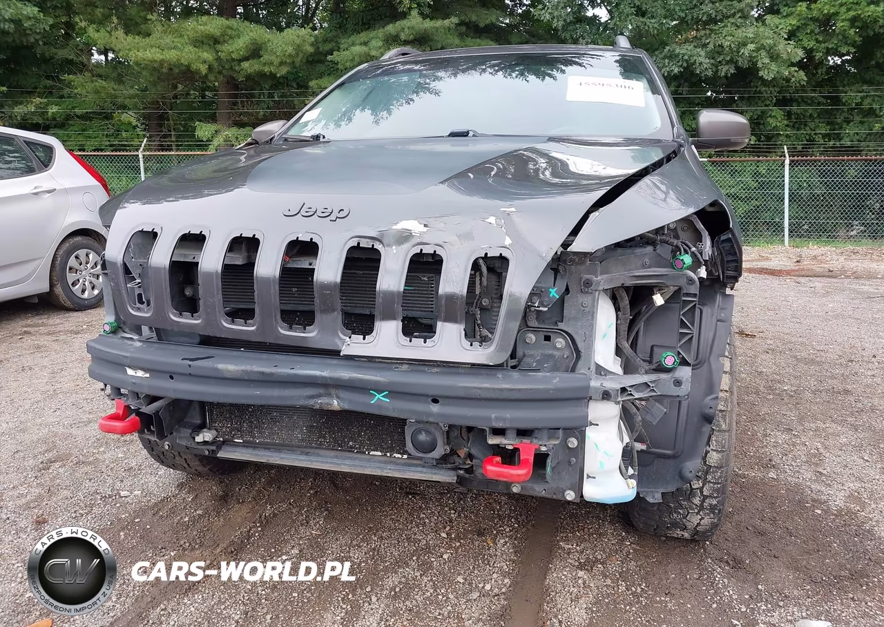 2015 Jeep Cherokee Trailhawk VIN:1C4PJMBS1FW652973 - 6