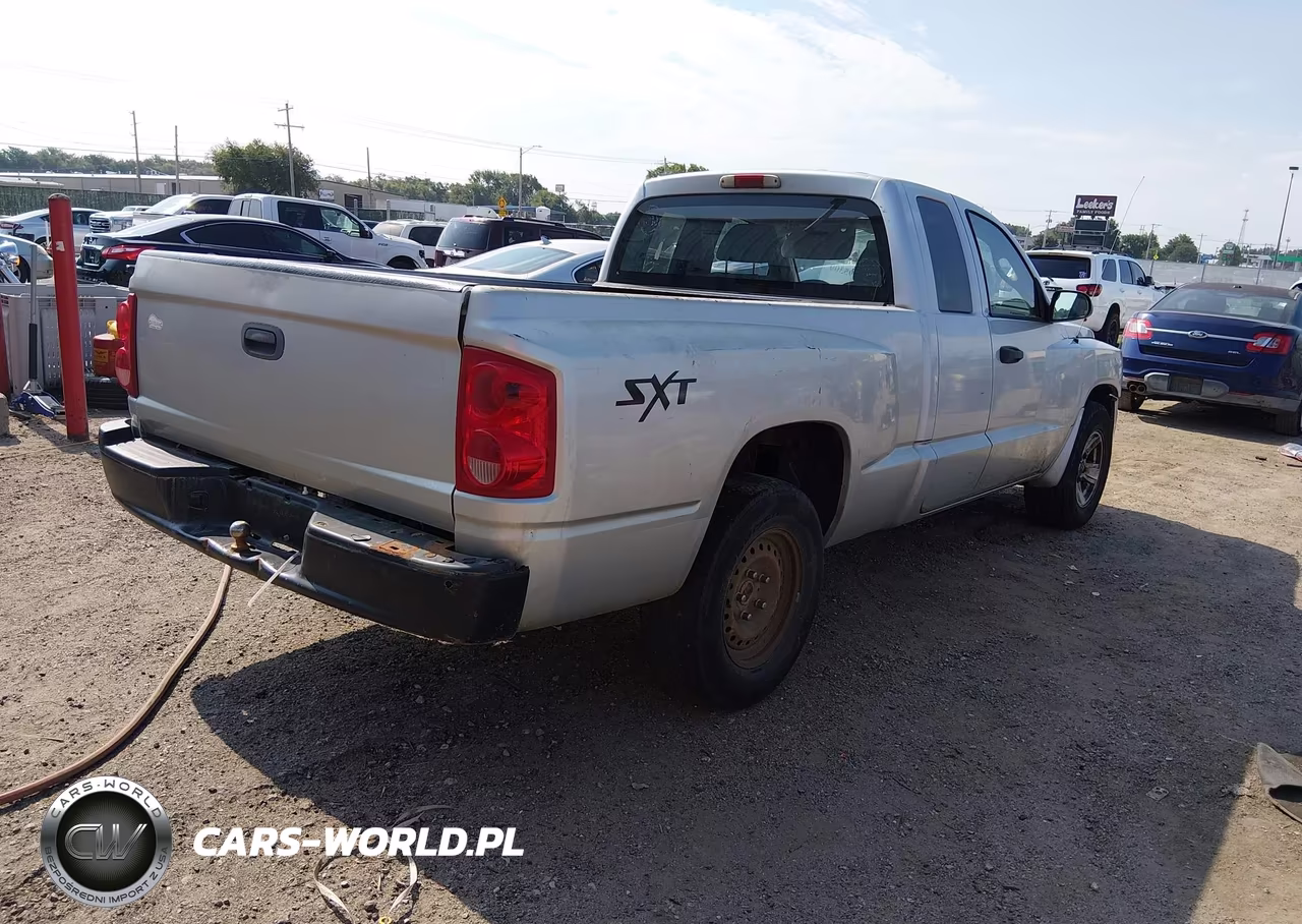2008 Dodge Dakota Sxt-Bighorn-Lonestar VIN:1D7HE32K18S522405 - 4