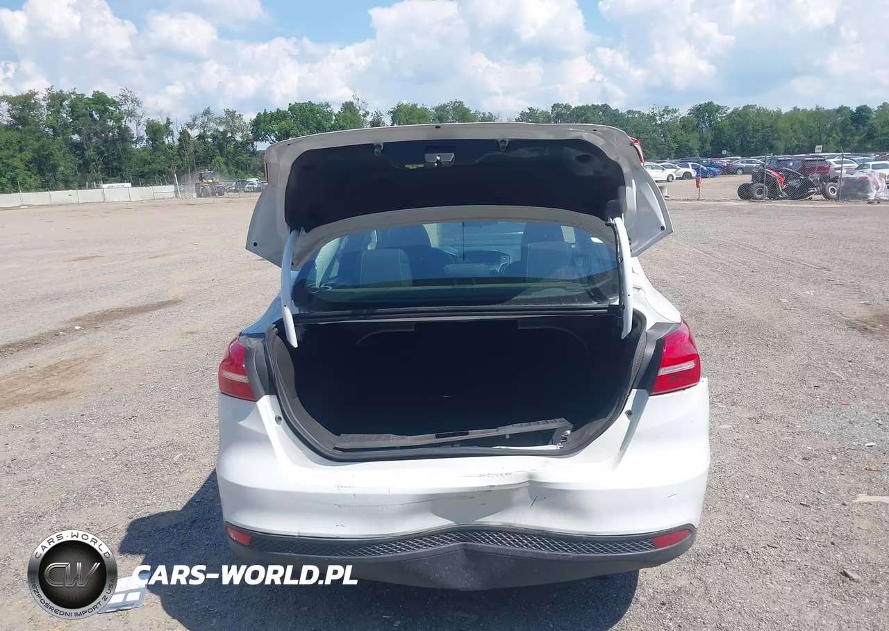2016 Ford Focus Se VIN:1FADP3F27GL274981 - 17